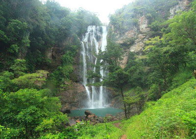 wisata di flores air terjun cunca rami
