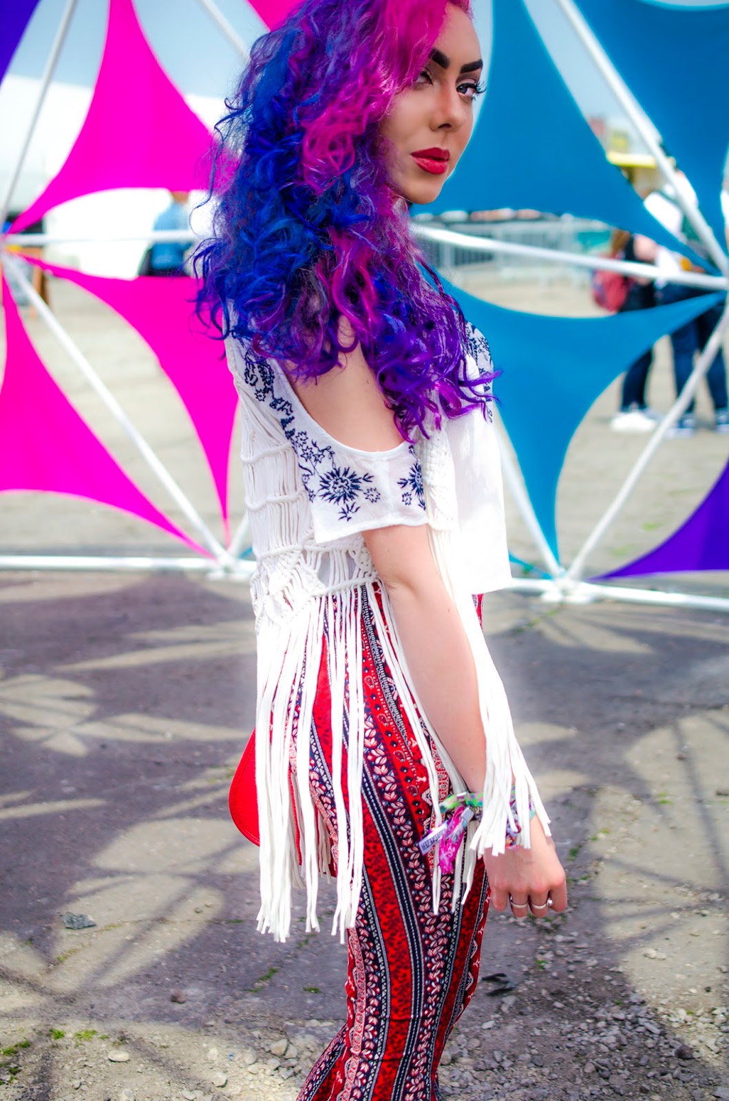 stephi lareine rainbow hair fashion blogger outfit