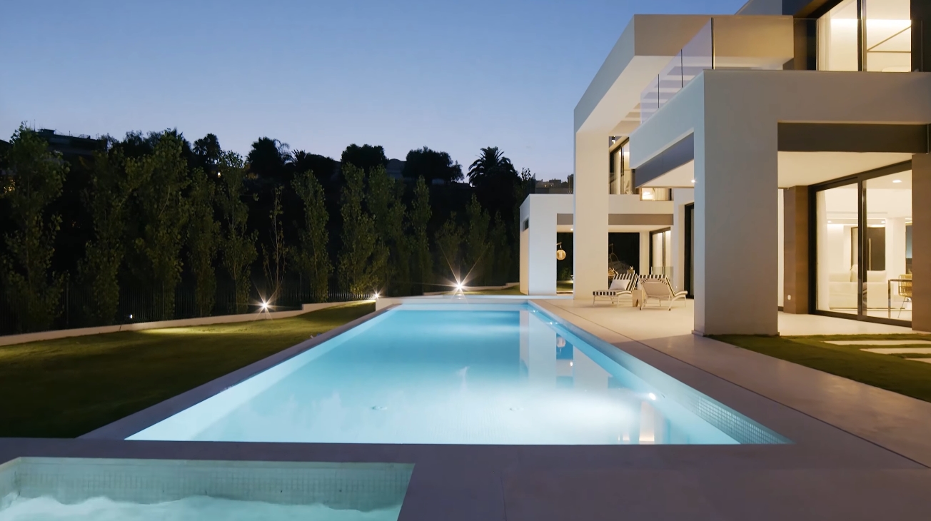 27 Photos vs. Luxury Contemporary Villa In Marbella Golf Valley vs. Interior Design Tour