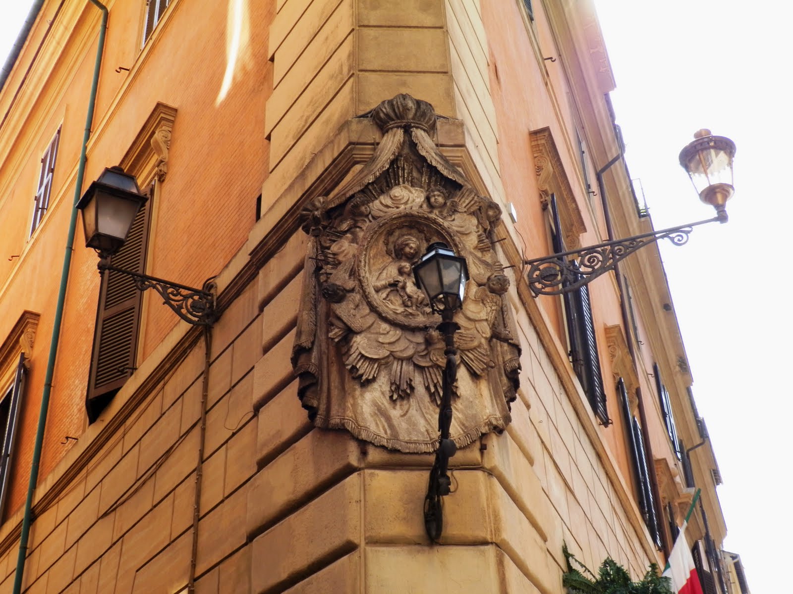 Sofija's Inspiration Projekt: street lights of Rome