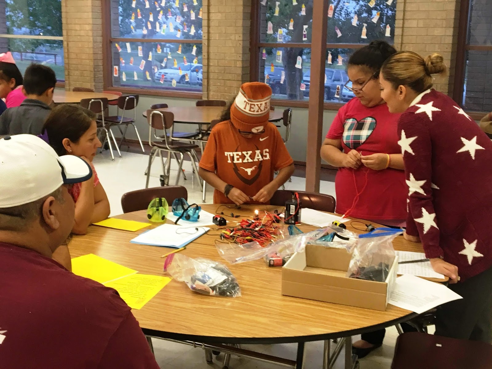 Eagle Pass ISD iVision Benavides Elementary Hosts Parents' Night