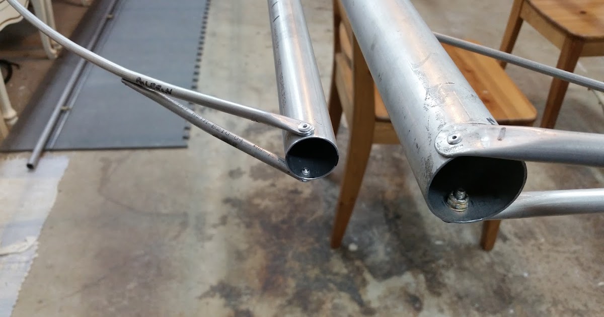 Building adventures of an Ultralight Glider Wing with ribs