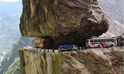 Jalan Raya Paling Berbahaya di Dunia Jalan Raya Paling Berbahaya di Dunia