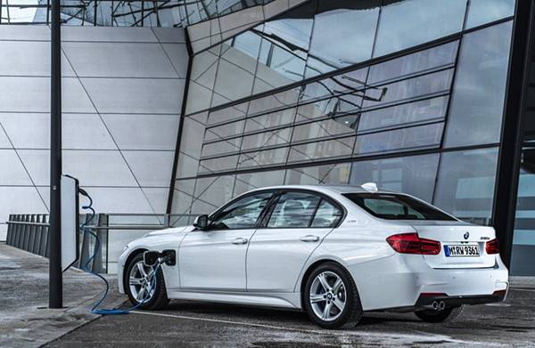 2018 BMW 330e iPerformance News and Specifications 2018 BMW 330e iPerformance News and Specifications