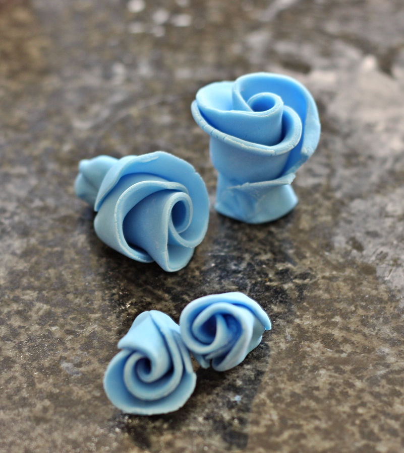 Versatile Vegetarian Kitchen Easy Fondant Roses
