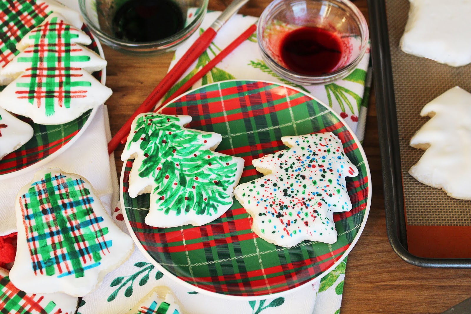 Kylee's Kitchen Painting Plaid Christmas Cookies