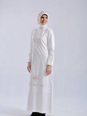 model baju gamis muslim warna putih terbaru