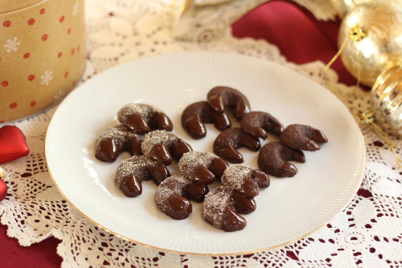 Zarte Schokoladen-Kipferl für die Weihnachtsbäckerei | Rezept und Video