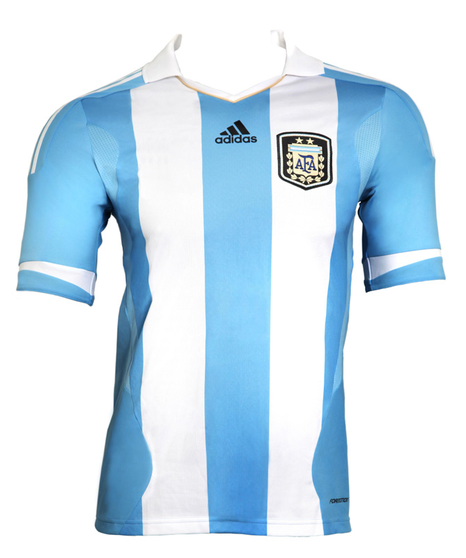 con la camiseta argentina