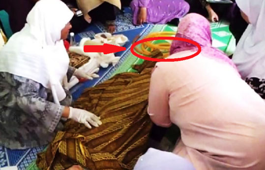 Hasil gambar untuk jenazah melahirkan
