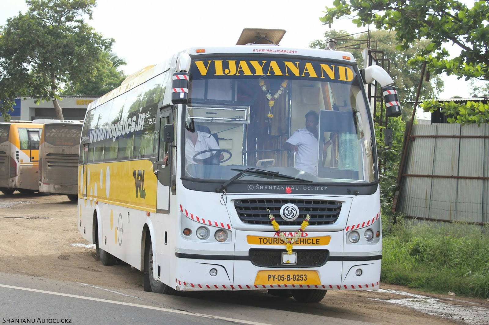 Shantanu Autoclickz VRL Varur built Ashok Leyland AC Sleeper