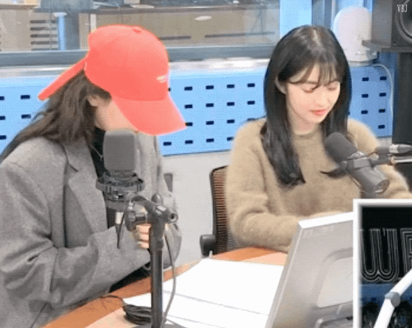 슬기의 고치지 못한 버릇 제지하는 아이린 (ft. 반전).gif | 인스티즈