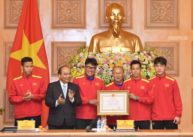 Thủ tướng nhấn mạnh việc xây dựng hình ảnh Đội tuyển Bóng đá Thủ tướng nhấn mạnh việc xây dựng hình ảnh Đội tuyển Bóng đá