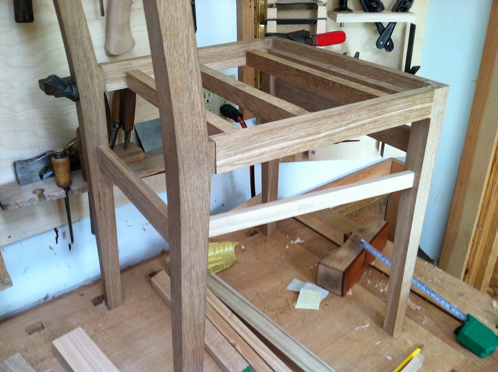 table / desk / chair Stretchers