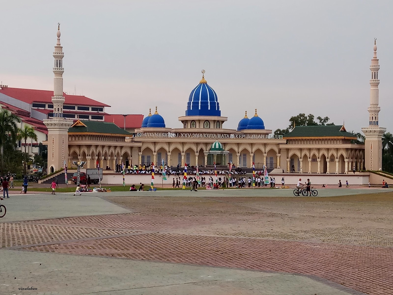 WELCOME TO BATAM DAN ALUN - ALUN ENGKU PUTRI BATAM CENTRE