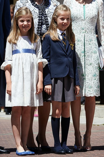 Royal Family Around the World: Spanish Royals Attend Their Daughter ...