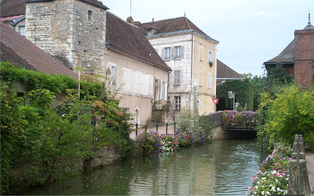 Life and Linda - Our Barge Adventure in France Life and Linda - Our Barge Adventure in France