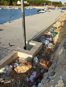 Πρέβεζα: Αναγνώστης - Να αναβαθμιστούν οι πολίτες σε πολιτισμένους ανθρώπους και να αλλάξουν κοινωνική συμπεριφορά