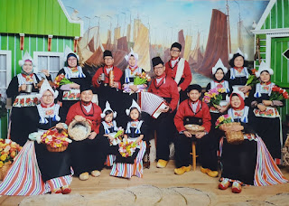Pakaian Tradisional Nelayan Belanda Pakaian Tradisional Nelayan Belanda