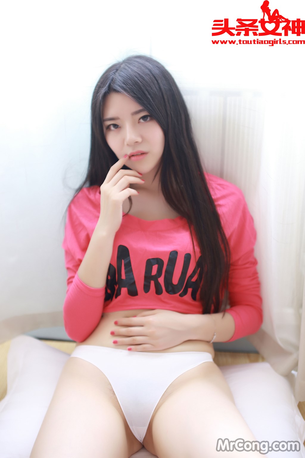 TouTiao 2016-07-13: Model Jing Jing (婧 婧) (52 photos) photo 3-0