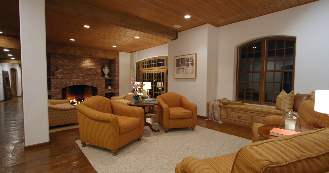 33 Interior Design Photos vs. 9989 Liebe Dr, Beverly Hills, CA Luxury Home Tour