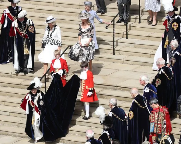 Queen Elizabeth II, Duchess Camilla of Cornwall, Countess Sophie of Wessex, Princess Anne, wearring is print dress