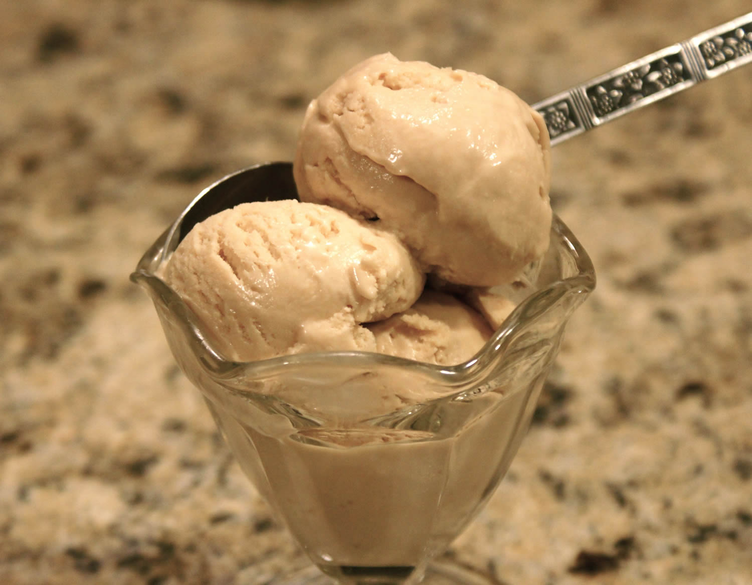 немецкое мороженое haagen. Salted ice cream. мороженое джоанна. Haagen-dazs мороженое salted caramel. Jeni's splendid ice creams.