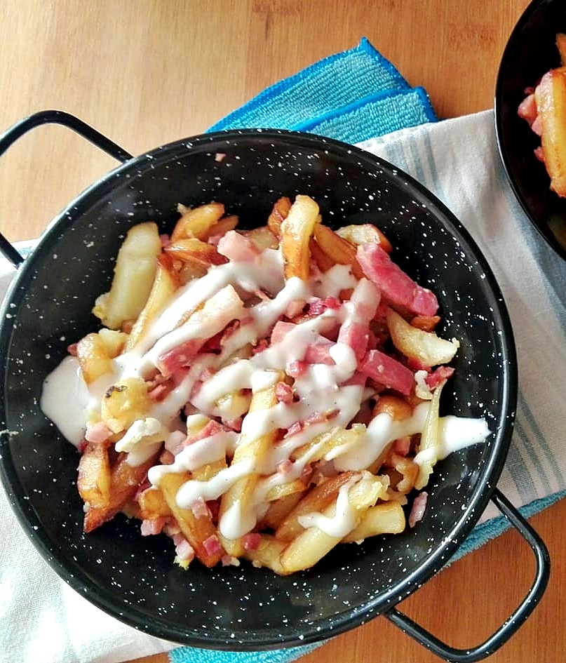 Receta de bacon cheese fries caseras Caceroladas