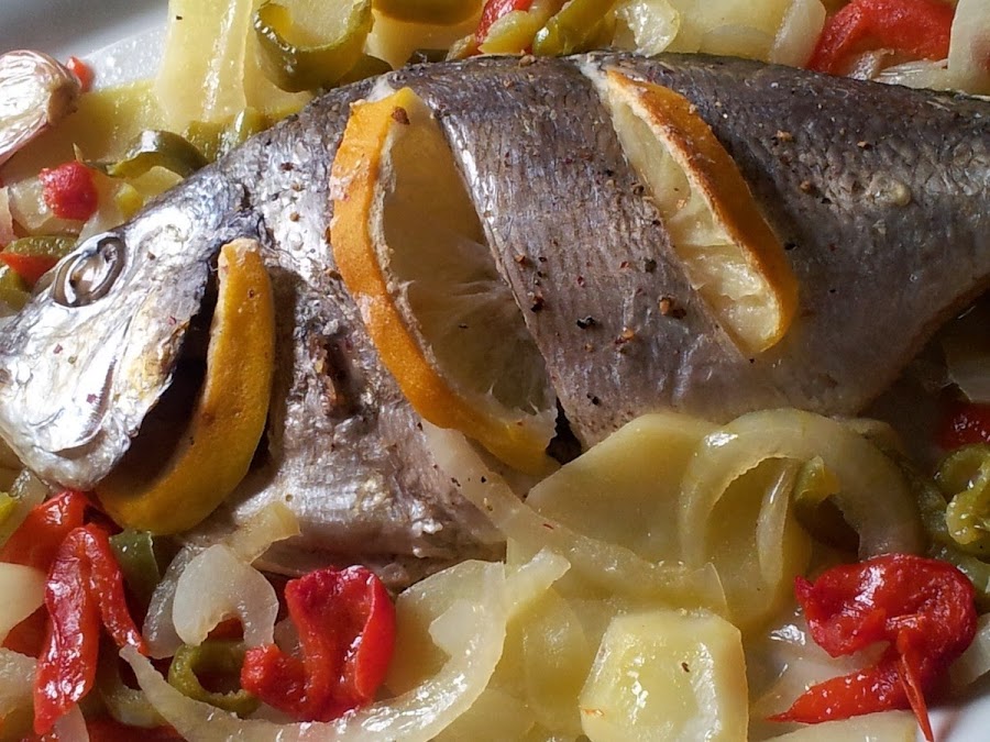 Dorada al horno con verduras