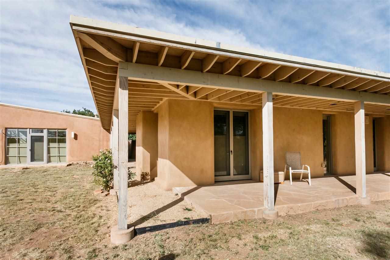 pinkpagodastudio Agnes Martin