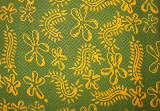  Batik merupakan karya seni yang dituangkan melalui media kain atau benda lain yang dapat Indahnya Batik Tradisional Daerah di NUSANTARA