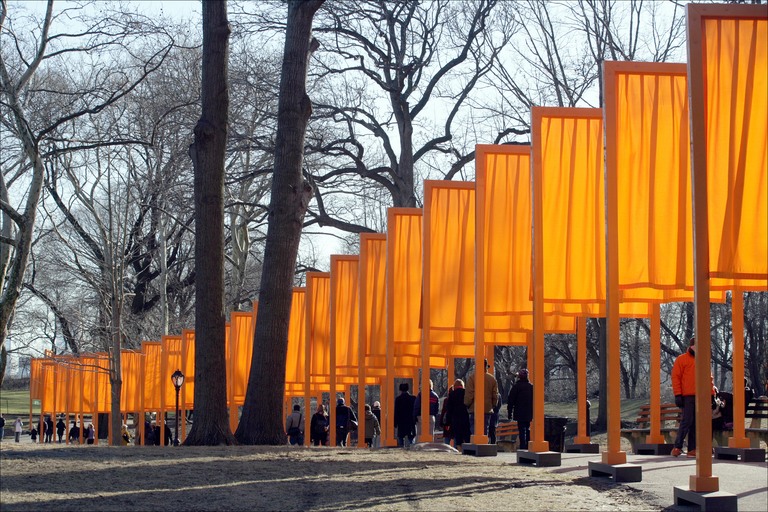 Postmodern Art! Cristo & JeanneClaude Postmodern Art! Cristo & JeanneClaude