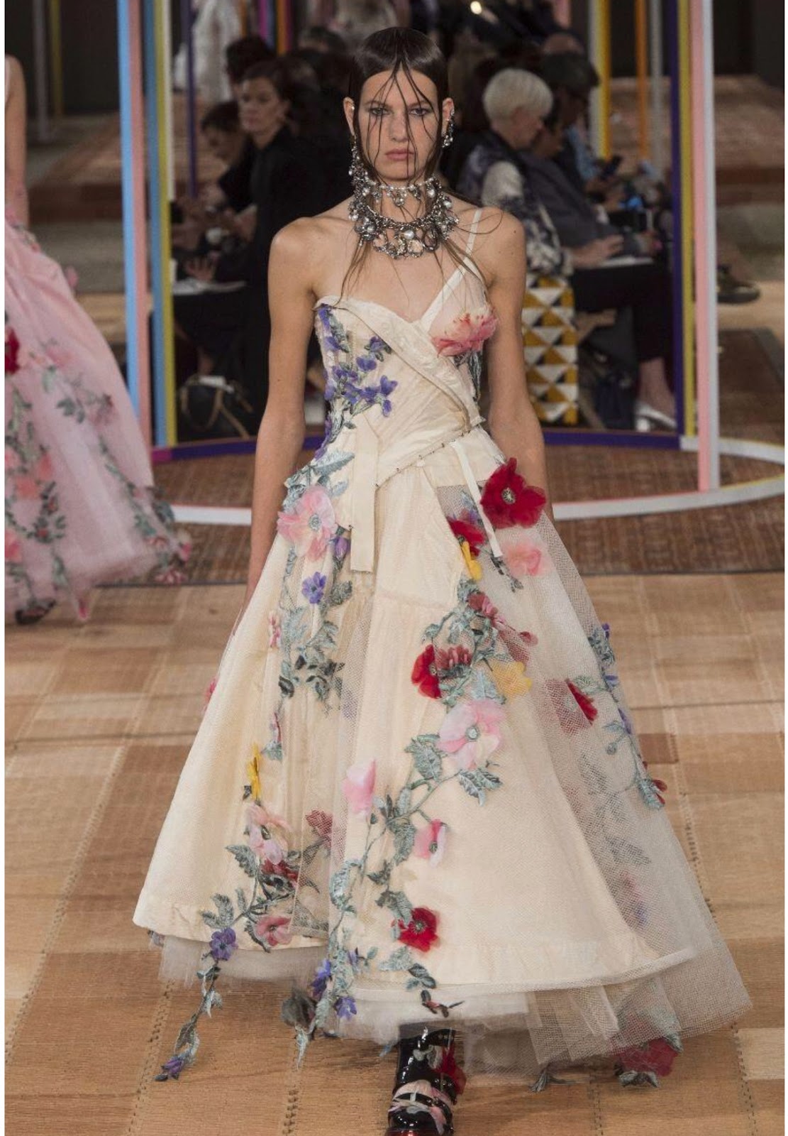 Bella Pummarola Top 10 Designers Rumored To Be In The Running For The Ss Own Wedding Gown Came From Alexander Mcqueen S Studio Kate Middleton Lace Sleeved Became A Huge Hit Among All Brides Of London