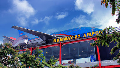 Replika Pesawat Kepresidenan di Runway 27 Airport Museum Angkut-Batu. Foto Replika Pesawat Kepresidenan di Runway 27 Airport Museum Angkut-Batu.