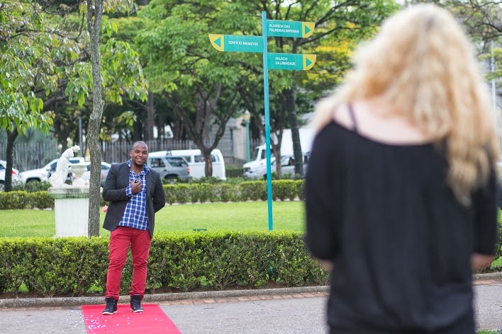 pedido-de-casamento-surpresa-praça-da-liberdade-noivo pedido-casamento-surpresa-praça-liberdade-noivo