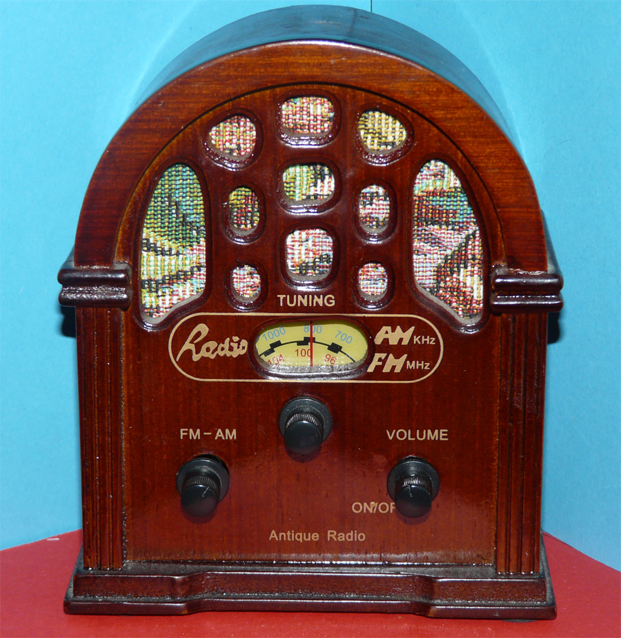 Radio de Madera. AM FM. Decoración