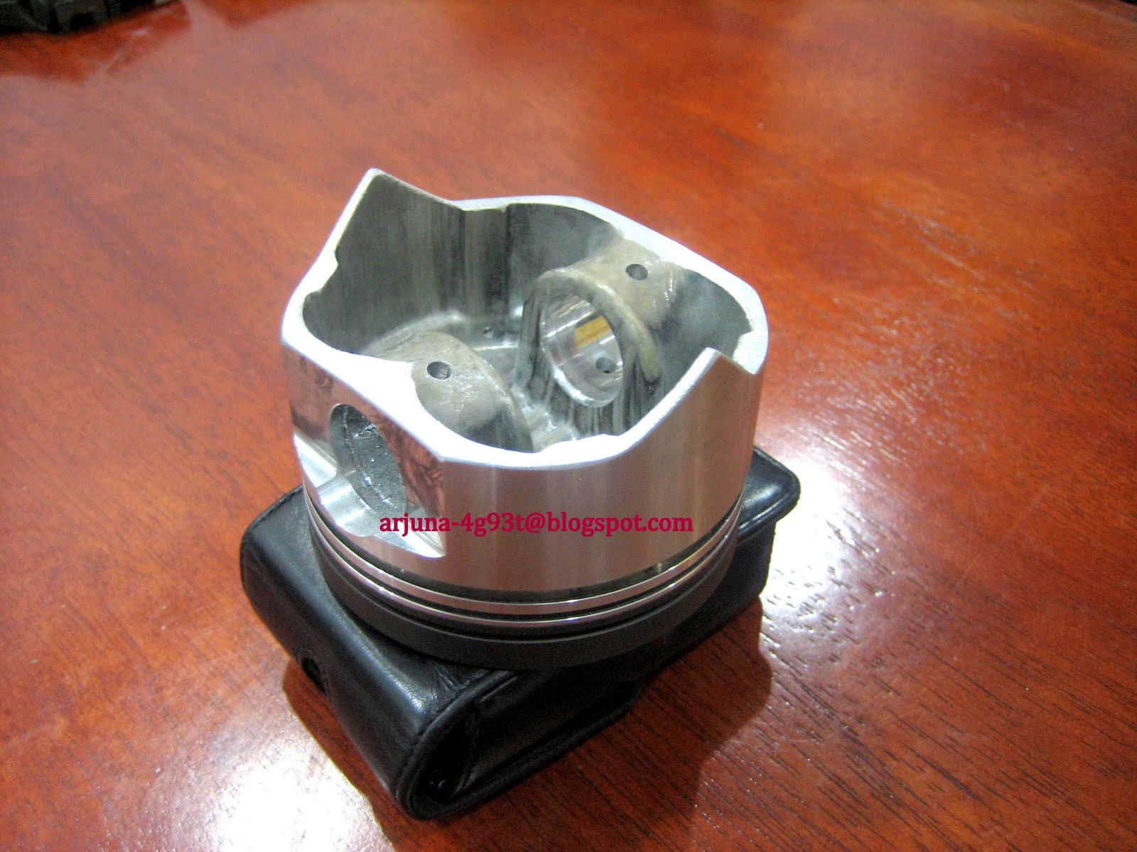 4G93T 4AGZE piston (supercharger) on 4G93t engine