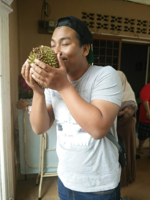 Kuantan jejak durian sampai ke dusun. Kuantan jejak durian sampai ke dusun.