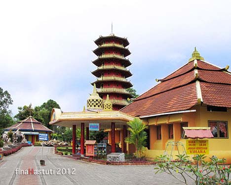 vihara buddhayana tomohon sulawesi utara