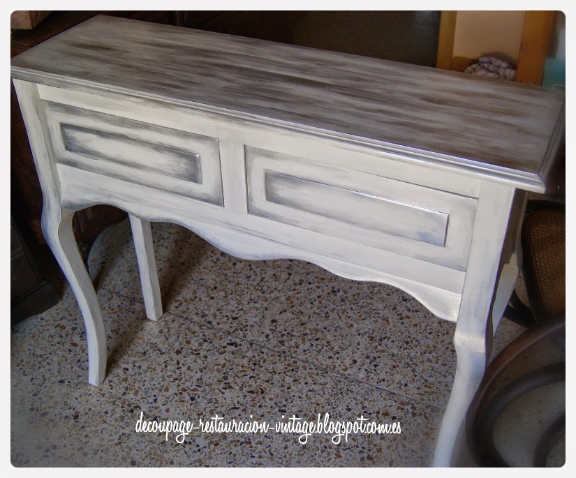 pastel propiedad Adentro Pintar muebles nuevos de madera en blanco y plateado | Bricolaje