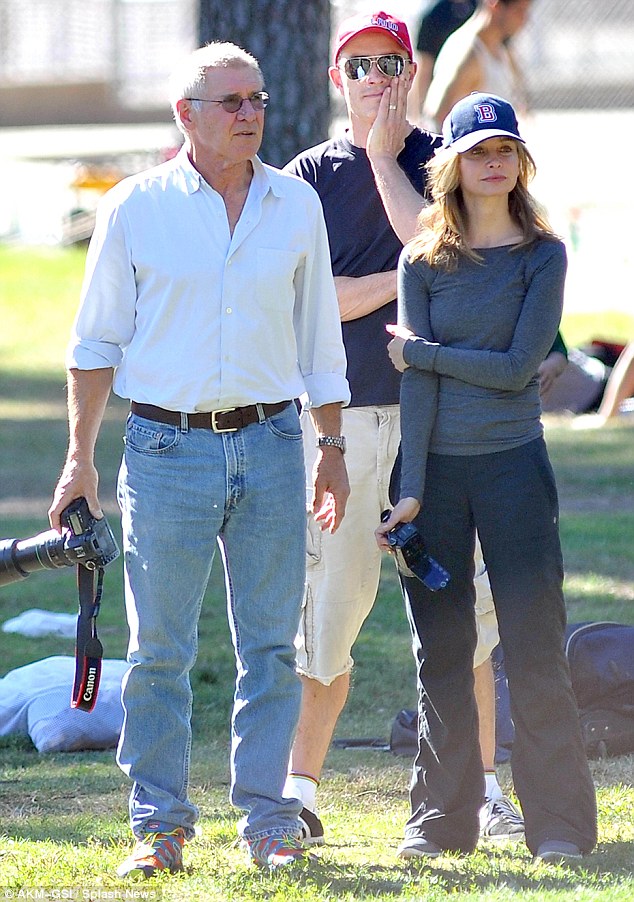 Snap happy Harrison Ford and Calista Flockhart take photos for the