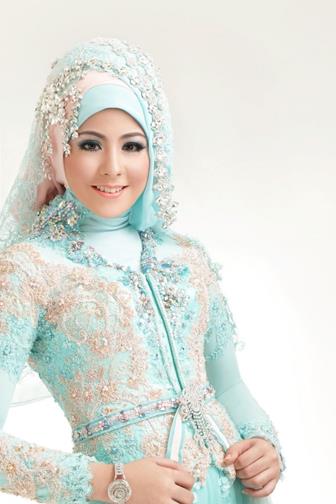 Gaun Pengantin Muslimah Hijau Tosca Simple Tapi Mewah