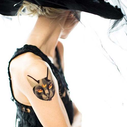 kadın üst kol kedi dövmesi woman upper arm cat tattoo kadın üst kol kedi dövmesi woman upper arm cat tattoo
