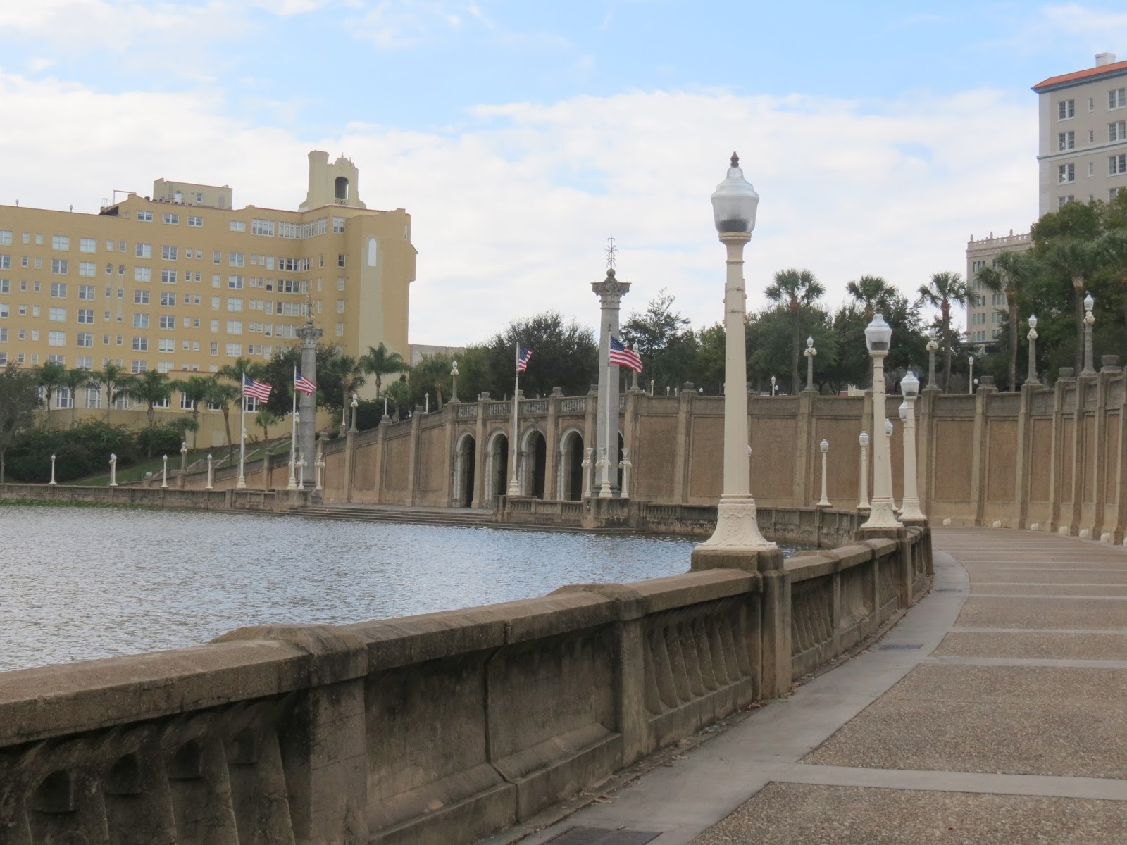Viewing nature with Eileen Lake Mirror, Lakeland Florida