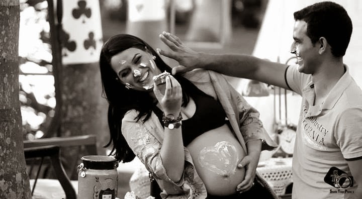 Ensaio Gestante mágico e lindo com o tema Alice no país das maravilhas. Ensaio Gestante Alice no país das maravilhas