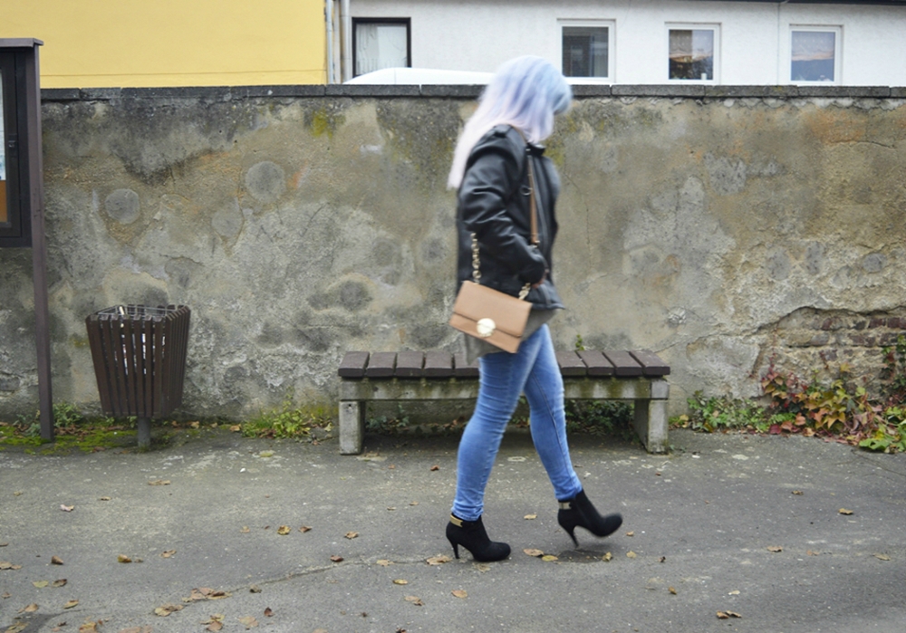 Black Leather Biker Jacket Oversized - Streetstyle im Winter