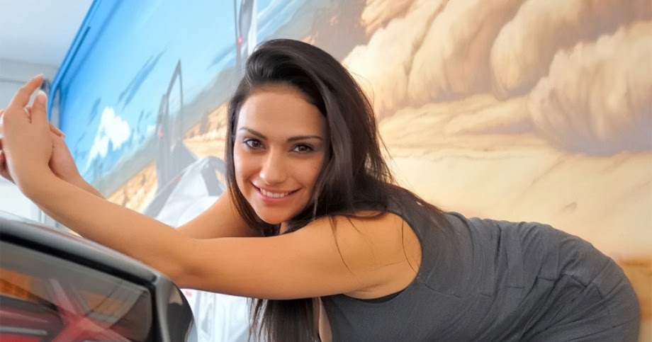 Foto Cewek Sexy Mobil Di Galeri Babes Part 1 Motogila