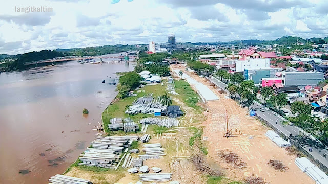 Foto Udara Pembangunan Jembatan Kembar Sungai Mahakam di Kota Samarinda