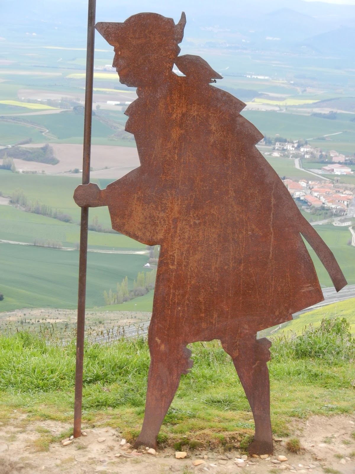 CompostelleSantiago ! Le Monument au Pèlerin de l'Alto del Perdon!