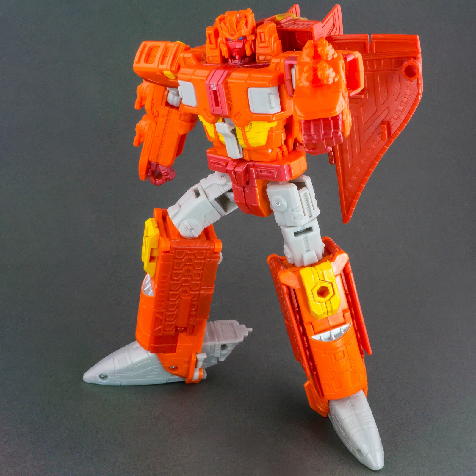 Transformers Titans Return Sentinel Prime robot mode arm cannons